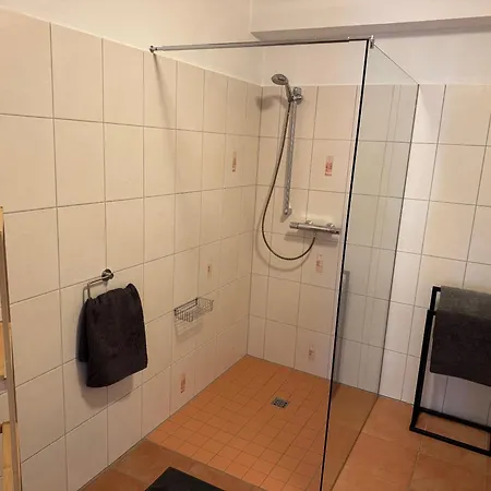 شقة Mit Eigenem Zugang In Mitte-nord *